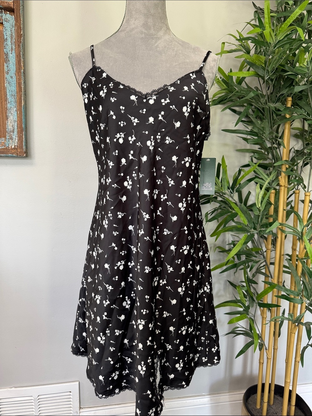 wild fable Black and White Floral satin Sleep Dress pajamas NWT L
